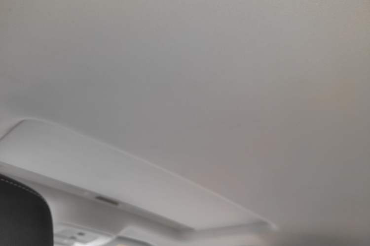 Used Roewe i6 2018 20T Automatic Flagship Edition Headliner