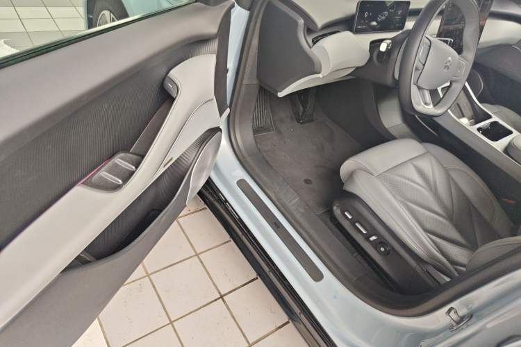 Used Nio ET5T 2025 75 kWh Touring