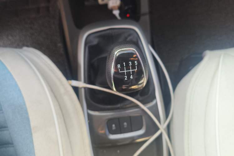 Used Chevrolet Lova RV 2016 1.5L Manual Comfort Edition
