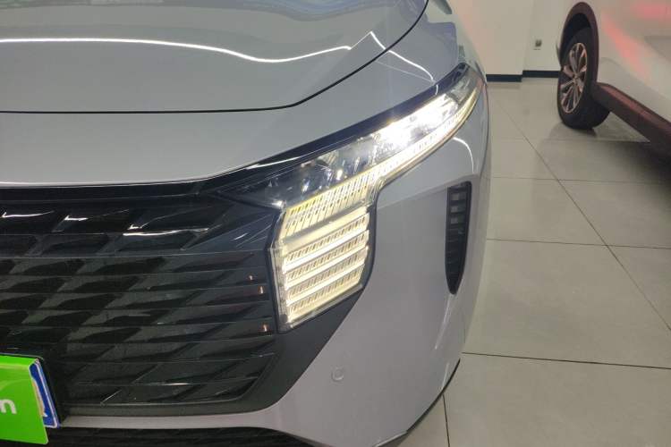 Used Venucia V 2021 260T Idol Edition
