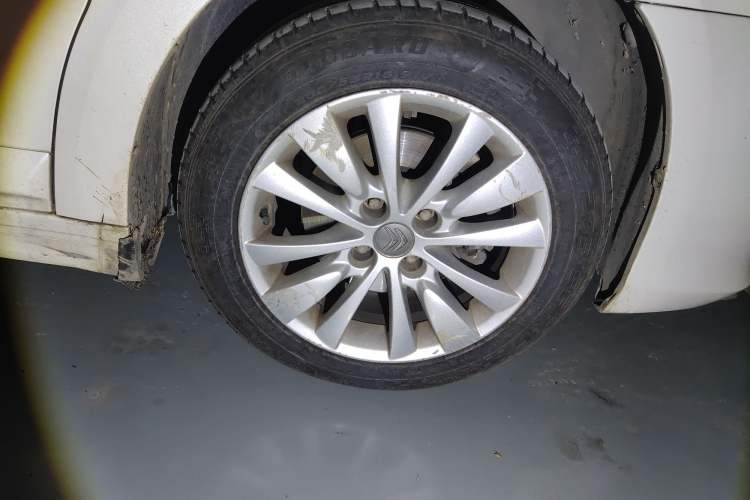 Used Citroen C-Quatre 2013 1.6L Manual Prestige CNG Model Right Front Wheel Hub