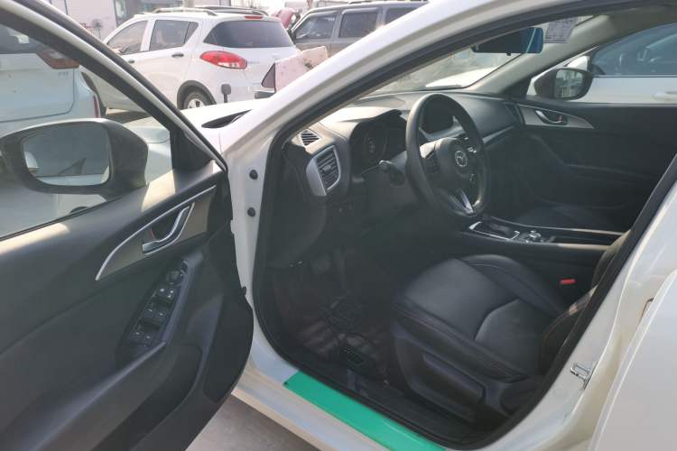 Used Mazda Mazda 3 Axela 2017 Sedan 1.5L Automatic Luxury Model Emission Standard China V