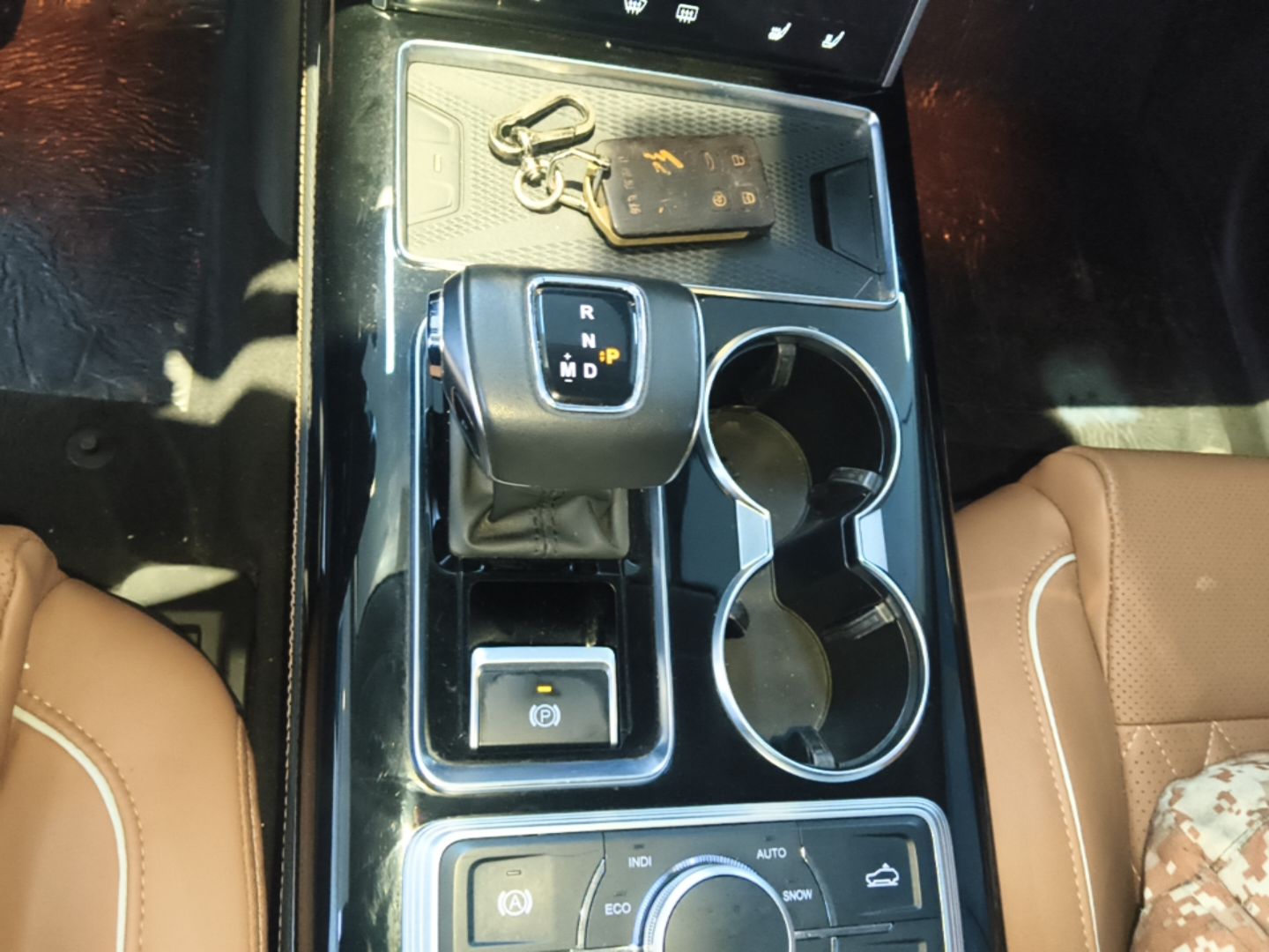 Hongqi HS7 2022 3.0T Automatic All-Wheel Drive Smart Connect Flagship Edition Five Seats — снимка 16