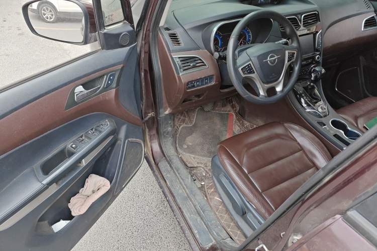 Used Haima V70 2016 1.5T Automatic Comfort & Enjoyment Version 7 Seats
