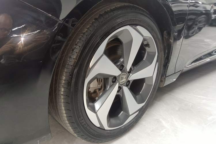 Used Honda Inspire 2019 Rui·Hybrid 2.0L Jing Shang Edition China VI Left Front Wheel Hub