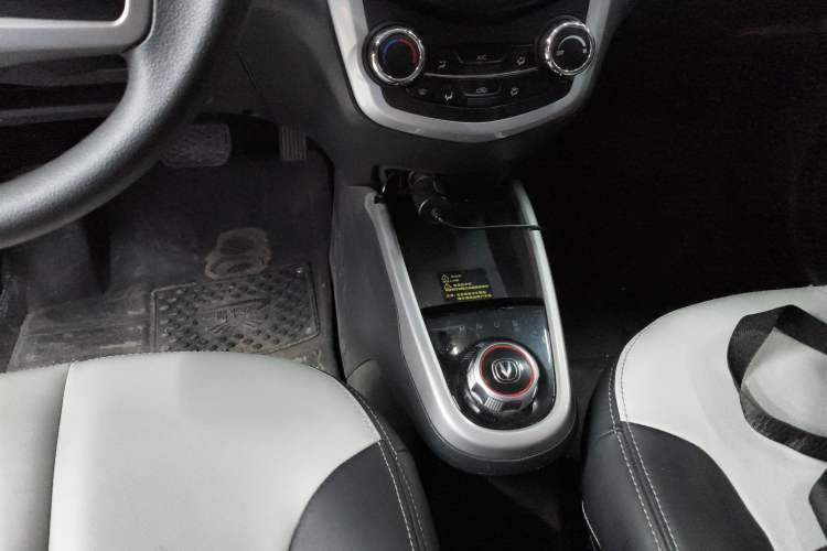 Used CHANGAN OSHAN Benni E-Star 2021 National Edition Xin Yue Version Lithium Iron Phosphate (31.86 kWh) Gear Lever