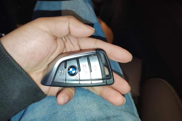 Used BMW 5 Series 2023 530Li Luxury Edition M Sport Package Vehicle Key