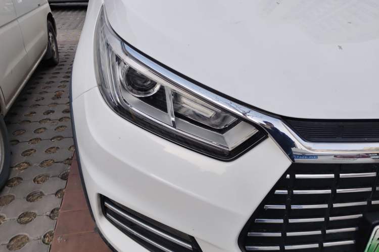 Used BYD Yuan New Energy 2018 EV360 Smart Connect Cool Edition Right Front Headlight