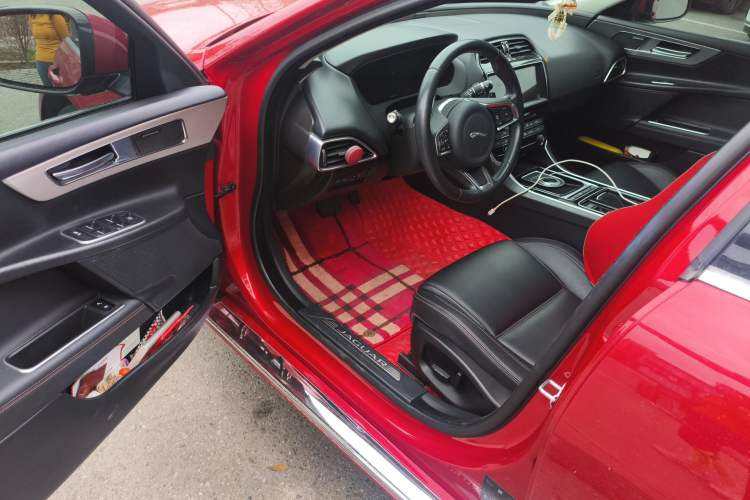 Used Jaguar XEL 2018 2.0T 200 PS Premium Edition Driver Seat