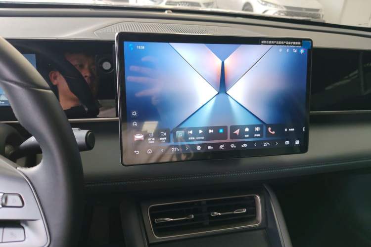 Used BYD Qin L 2025 DM-i Smart Drive 120KM Leading Model Audio And AC Panel