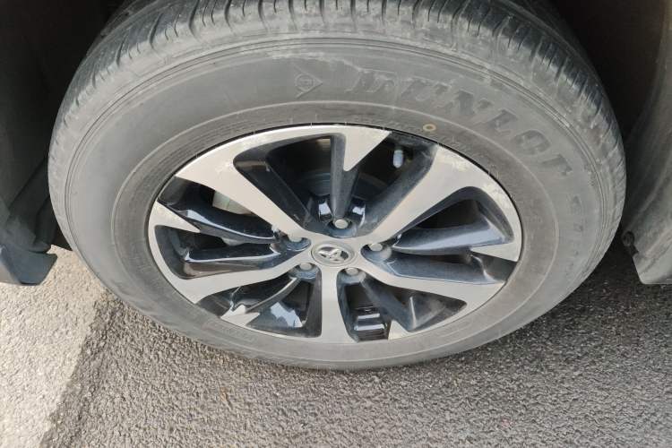 Used Toyota RAV4 2016 2.0L CVT Two-Wheel Drive Fashion Edition China V Standard
