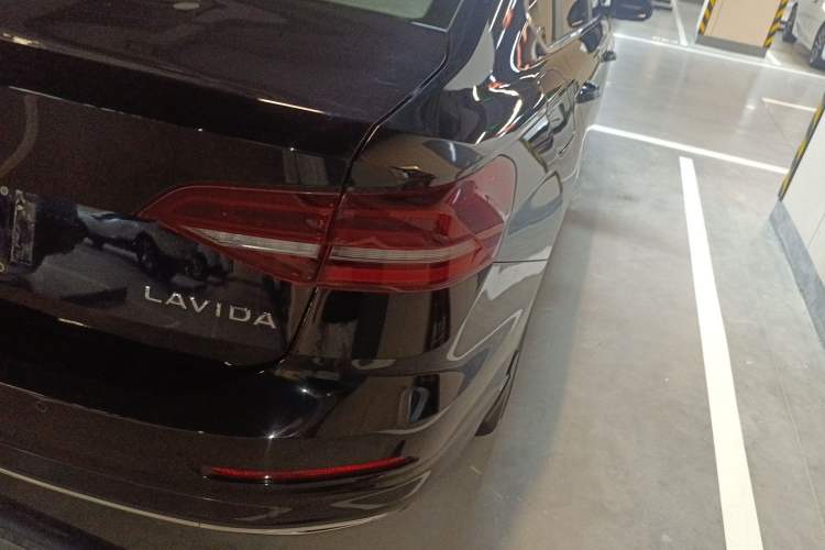 Used Volkswagen Lavida 2022 1.5L Automatic Comfort Edition Exterior 3