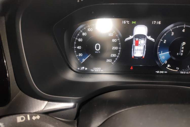 Used Volvo XC60 2019 T5 4x4 Zhiyuan Sport Edition China V Standard Odometer Close Up