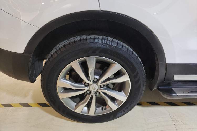 Used Geely Auto Emgrand X7 Sport 2016 1.8TD Automatic All-Wheel-Drive ZhiZun Edition Right Rear Wheel Hub