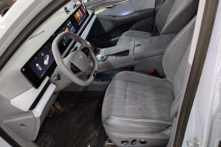 Used VOYAH PASSION 2023 Four-Wheel Drive Flagship Edition
