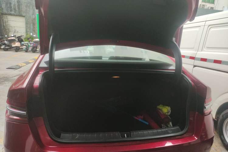 Used BYD Qin Pro New Energy 2018 DM 1.5TI Automatic Smart Connect Dynamic Model Trunk