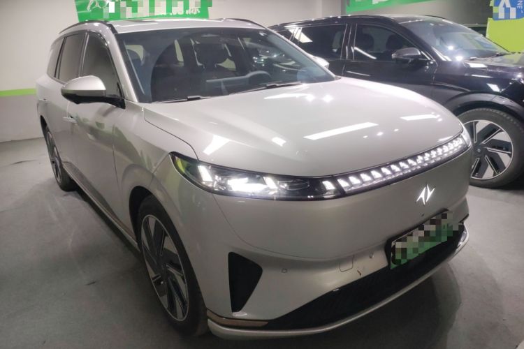 Used Dongfeng eπ eπ008 2024 210Max Range-Extended Version 6 Seats Front Right 45 Deg