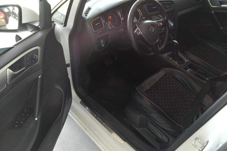 Used Volkswagen Golf 2020 200TSI DSG Comfortable and Ambitious Edition