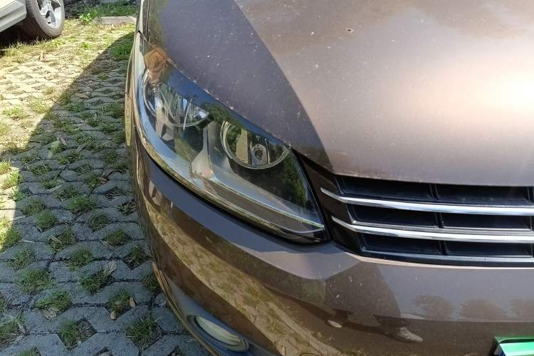 Used Volkswagen Touran 2011 1.4T Manual Zhiya Edition 5 Seats Right Front Headlight