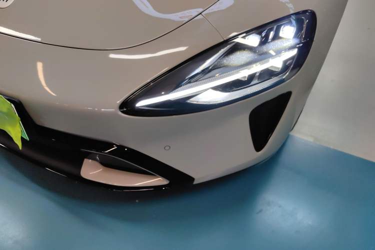 Used Xiaomi Auto SU7 2024 Four-Wheel Drive Ultra-Long Range Advanced Intelligent Driving Max Edition
