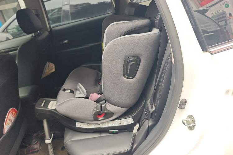 Used Mitsubishi Outlander 2016 2.4L 4x4 Luxury Edition 7-Seater
