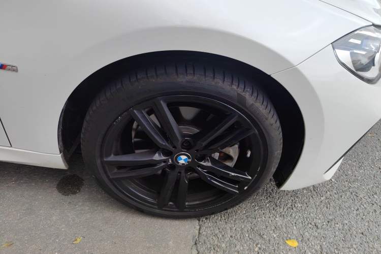 Used BMW 1 Series 2023 125i M Sport Night Edition Right Front Wheel Hub