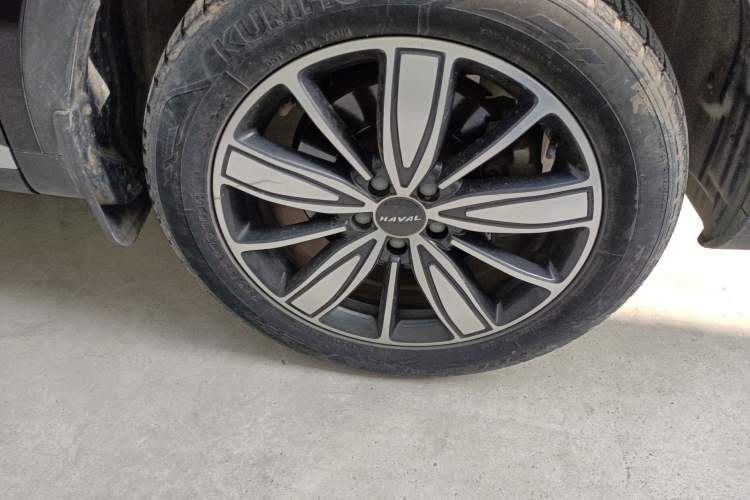Used Haval H6 2021 1.5 GDIT Automatic Champion Edition Right Front Wheel Hub