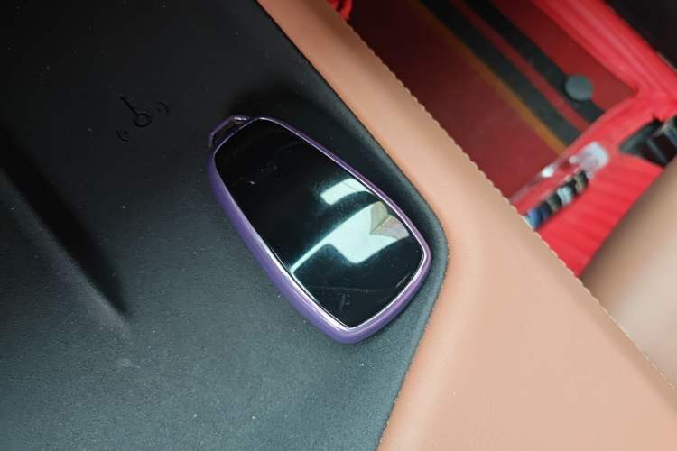 Used CHANGAN UNI-Z New Energy 2024 Blue Whale Smart Electric iDD 125km Beyond Edition Vehicle Key