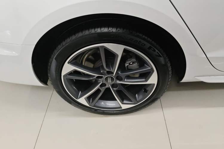 Used Audi A4L 2023 40 TFSI Fashion Dynamic Model
