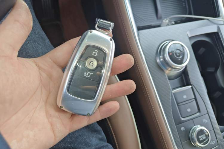 Used Ford Explorer 2023 EcoBoost 285 Four-Wheel Drive Titanium Edition 6 Seats