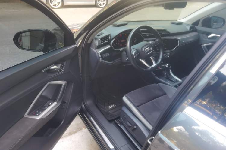 Used Audi Q3 2021 35 TFSI Progressive Dynamic Edition
