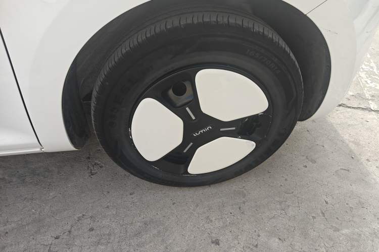 Used CHANGAN NEVO Lumin 2022 210km Sweet Edition Right Front Wheel Hub