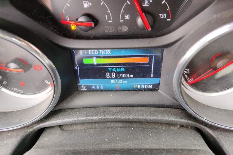 Used Buick Regal 2019 20T Elite Version China VI Standard Odometer Close Up