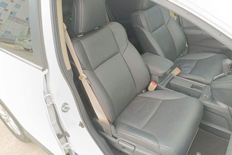 Used Honda CR-V 2015 2.0L two-wheel drive Fashion Edition Right Front Seat