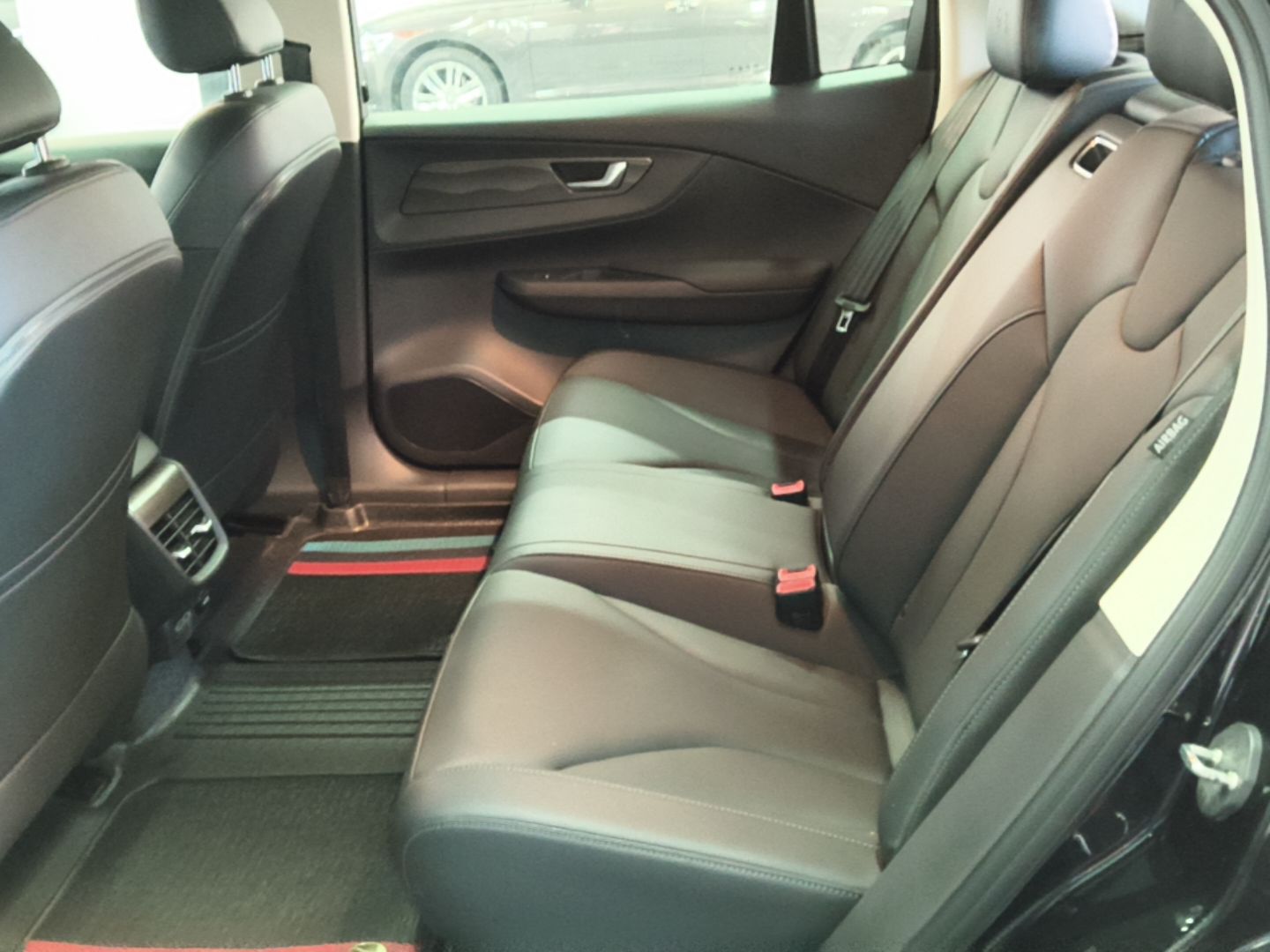 Hongqi E-QM5 2023 Revised Version Basic Travel Edition — снимка 20