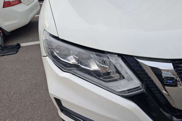 Used Nissan X-Trail 2023 Classic 2.0L Two-Wheel Drive Smart Connect Premium Edition Right Front Headlight