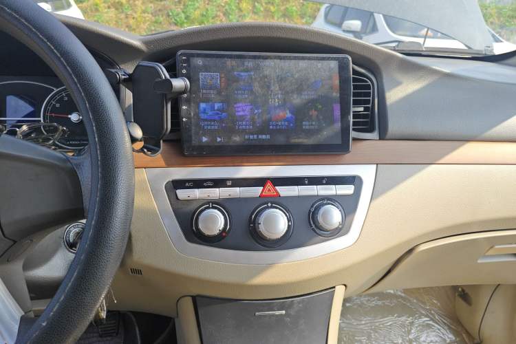 Used Lifan Auto 620 2010 Platinum Edition 1.5L Manual Premium Model