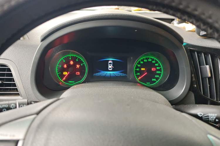Used BYD Surui 2015 Revised Version 1.5L Manual Luxury Edition Instrument Cluster