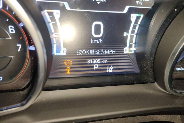 Used Jeep Grand Commander 2018 2.0T Four-Wheel Drive Smart Enjoyment Version China V Emission Standard Odometer Close Up