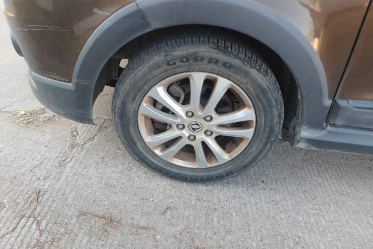 Used Dongfeng Fengon 360 2015 1.5L Manual Comfort 7-Seater China IV Standard
