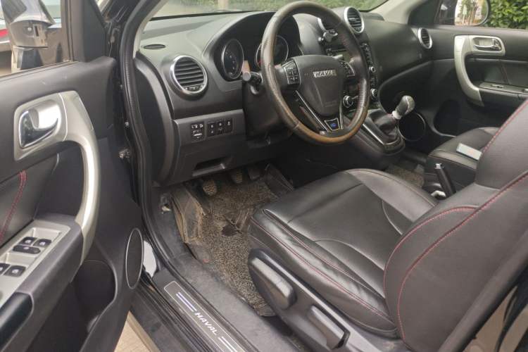 Used Haval H6 2015 Upgraded Model 1.5T Manual Two-Wheel Drive Elite Version
