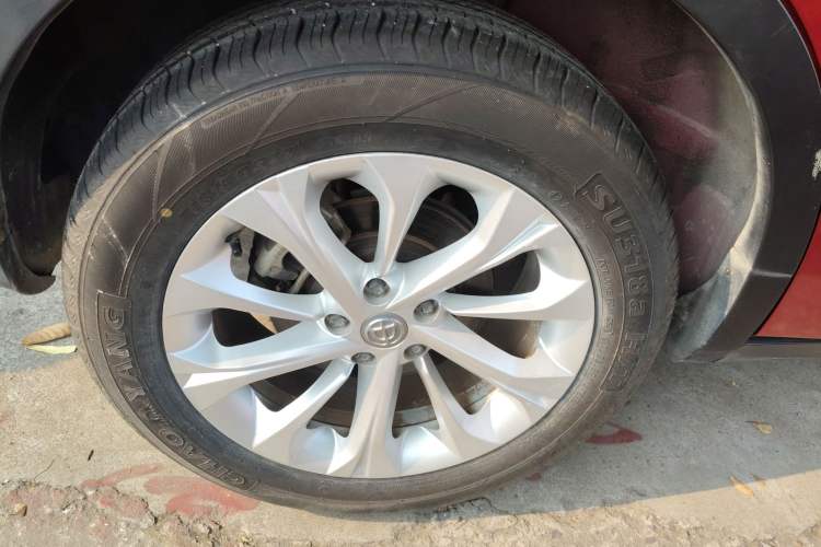 Used Brilliance V3 2016 1.5L Manual Elite Version Exterior 5