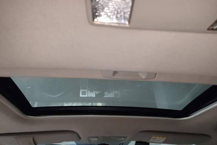 Used Mazda 8 2011 2.3L Deluxe Edition Headliner