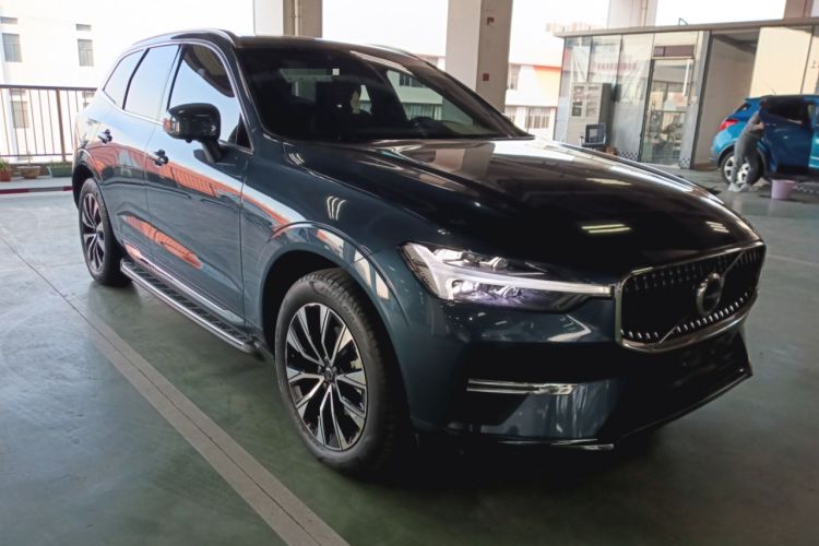 Used Volvo XC60 2023 B5 4x4 Smart Luxury Edition