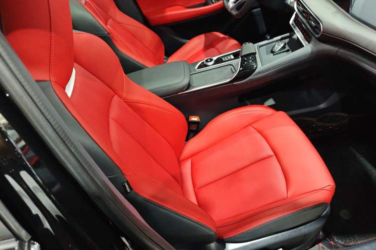 Used CHANGAN UNI-T 2020 1.5T Flagship Version
