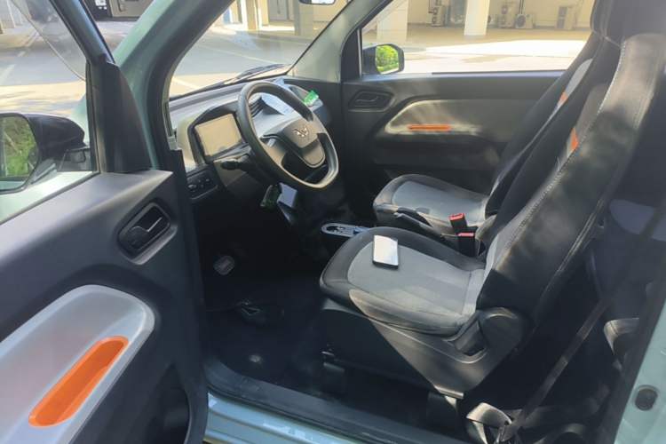 Used Wuling Hongguang MINIEV 2020 Freedom Version Lithium Iron Phosphate Driver Seat