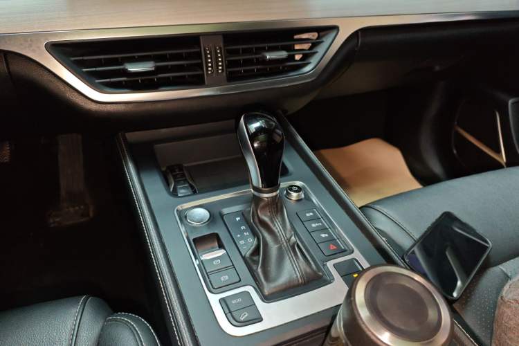 Used BYD Tang 2018 2.0T Automatic Smart Connect Prestige 7-Seater China V Standard Gear Lever