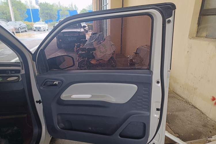 Used Wuling Hongguang MINIEV 2022 Macaron Premium Model – Lithium Iron Phosphate