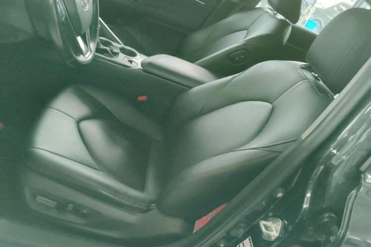 Used Toyota Camry 2021 2.5G Luxury Edition Left Front Seat