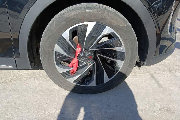 Used Hongqi HS7 PHEV 2025 Model 2.0T PHEV Two-Wheel Drive Qi Xiang Edition 6-Seater
